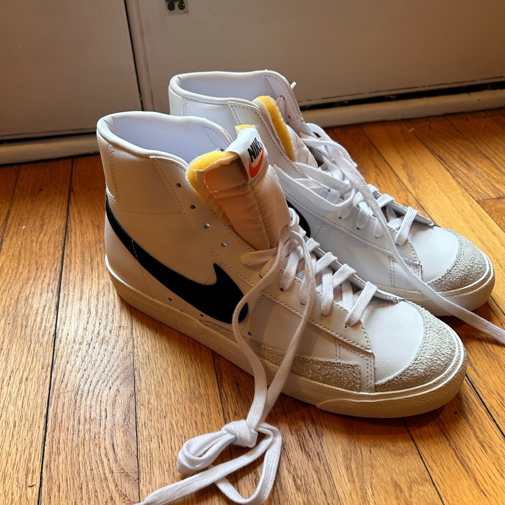 Nike Blazers Mid 77